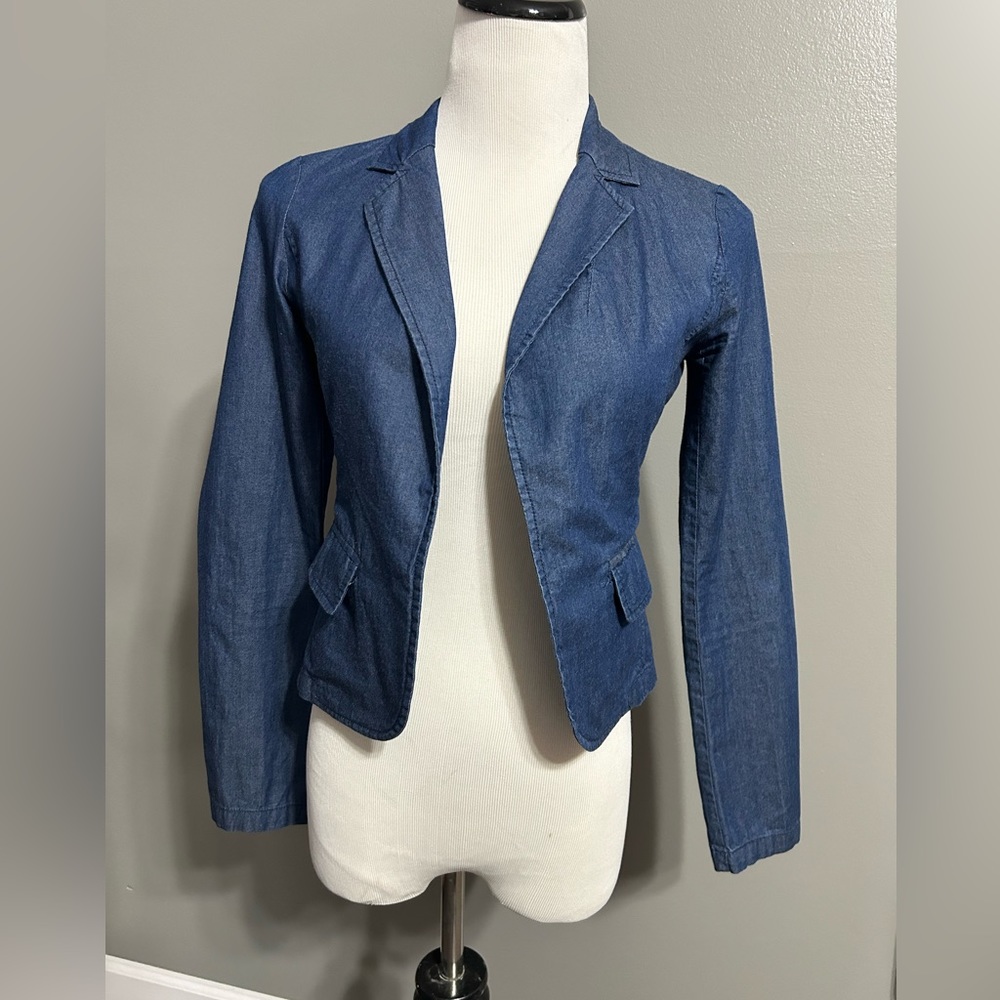 Altered state women’s size small crop jacket‎ with front pocket denim color